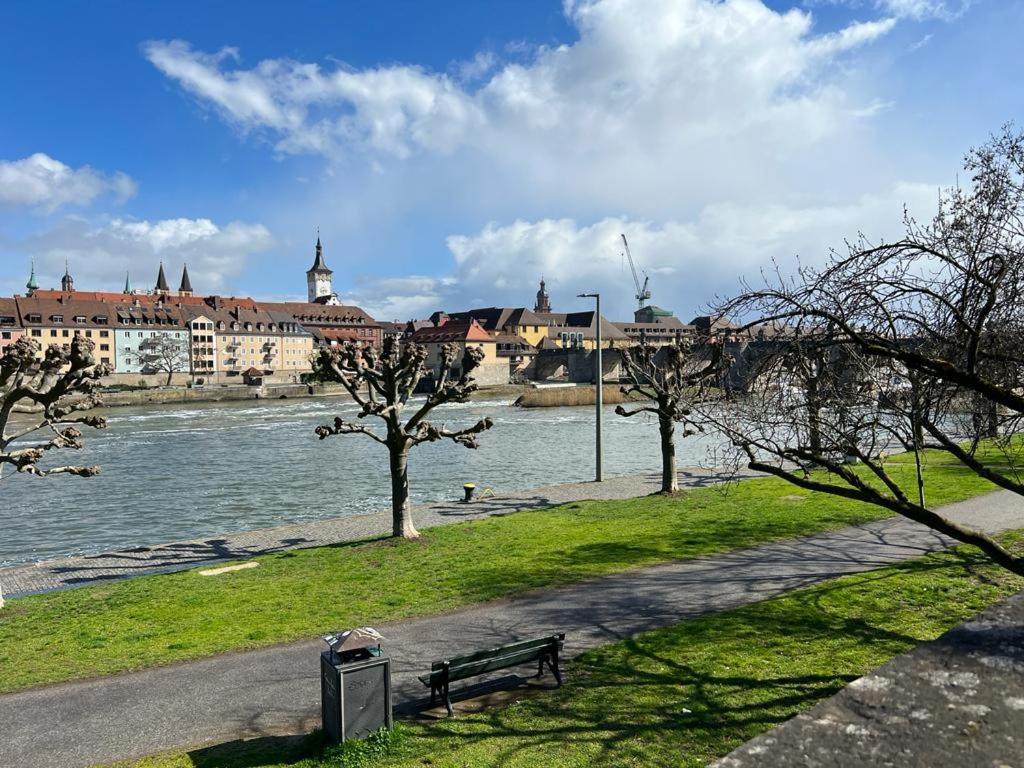 Stilvolle Wohnung An Der Alten Mainbruecke Würzburg Dış mekan fotoğraf